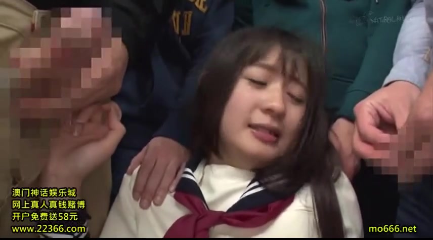 《痴漢》無理やりレイプされる制服のぴちぴちJKエロすぎる！